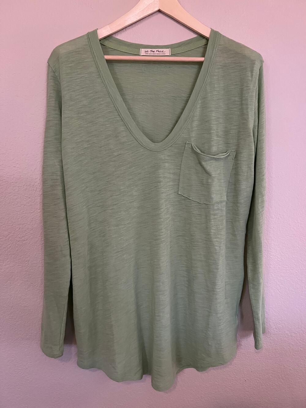 We The Free People V-Neck Long Sleeve Pocket Knit Cotton T-Shirt Green Size M
